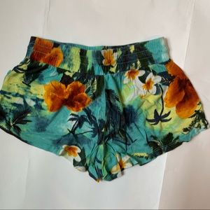 Delias tropical soft shorts with pockets